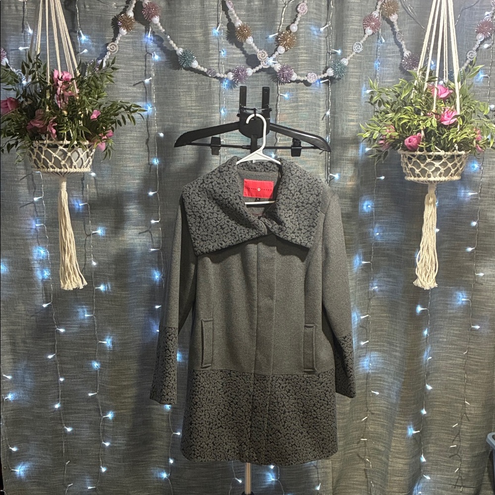🚚 Ships FREE - Ivanka Trump Elegant Gray Women's Coat